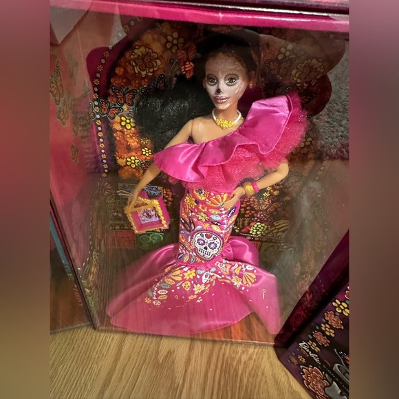 BNWT BARBIE  SIGNATURE 2023 DIA DE MUERTOS - Picture 6 of 9